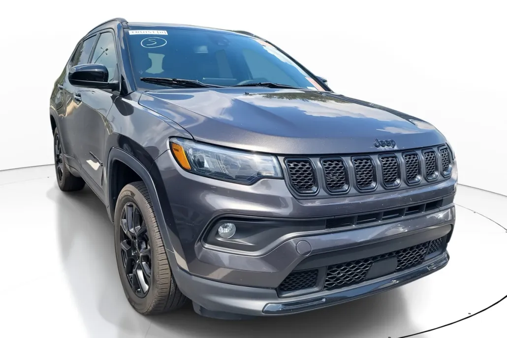2023 Jeep Compass Altitude photo 1