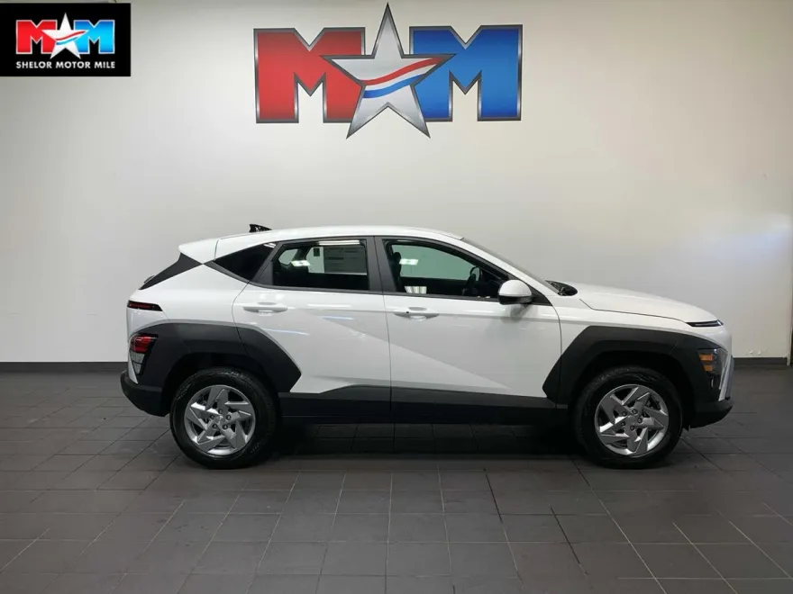 2026 Hyundai Kona SE photo 1