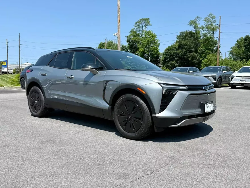 2025 Chevrolet Blazer EV photo 1