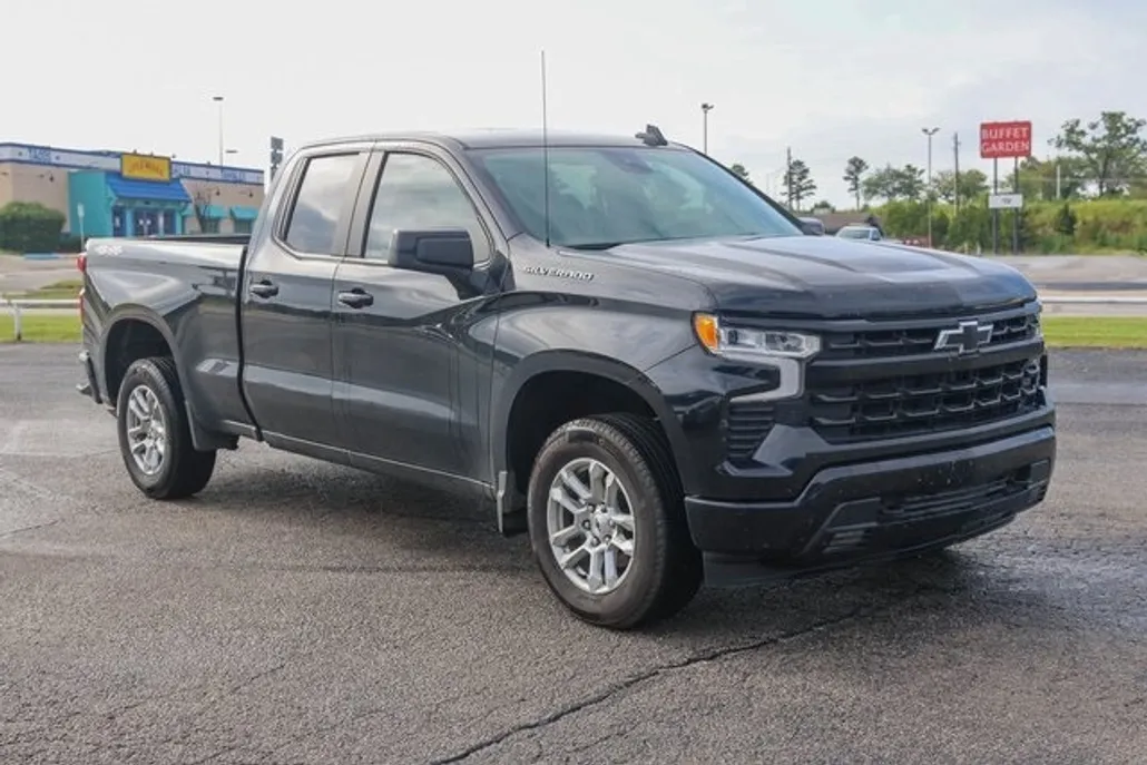 2024 Chevrolet Silverado 1500 RST photo 1