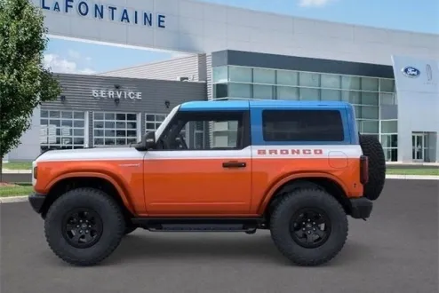 2025 Ford Bronco First Edition photo 3