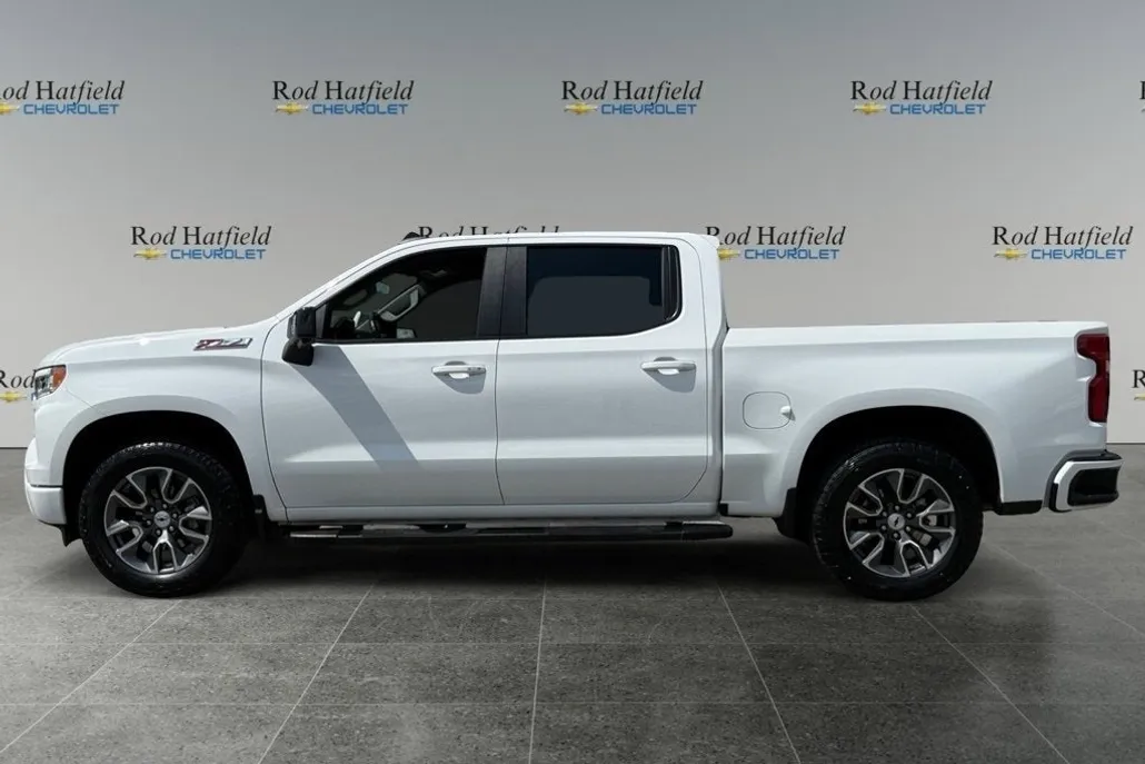 2024 Chevrolet Silverado 1500 RST photo 1