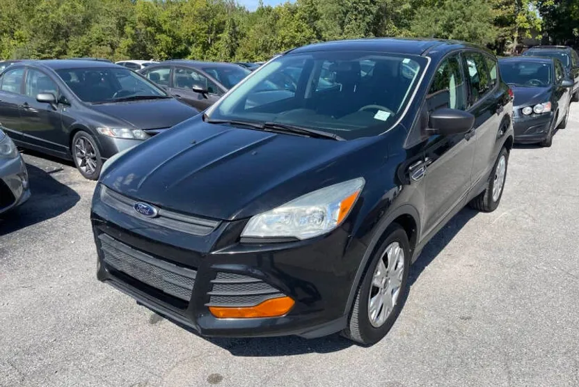 2014 Ford Escape S photo 1