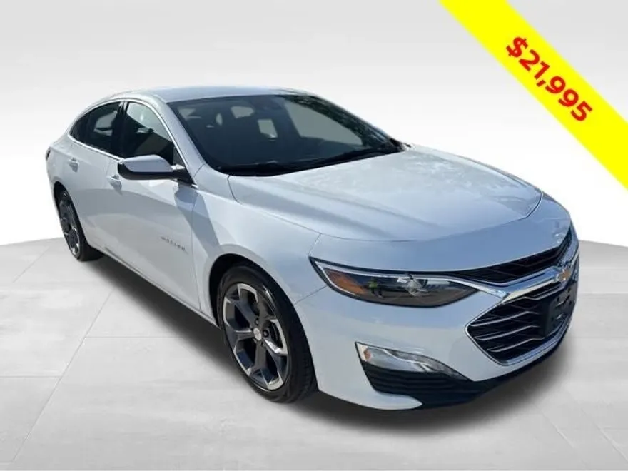 2024 Chevrolet Malibu 1LT photo 1