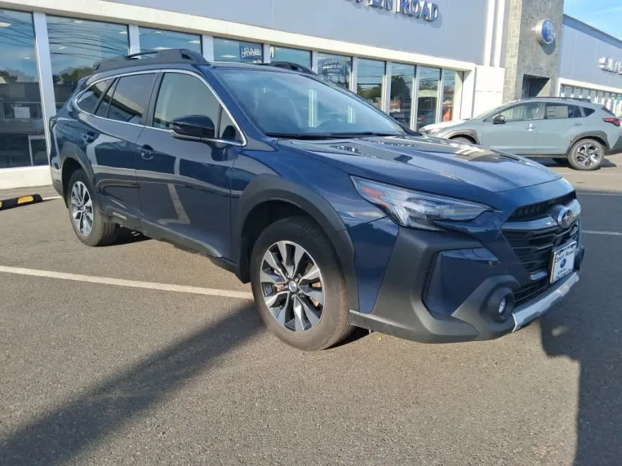2023 Subaru Outback Limited photo 1