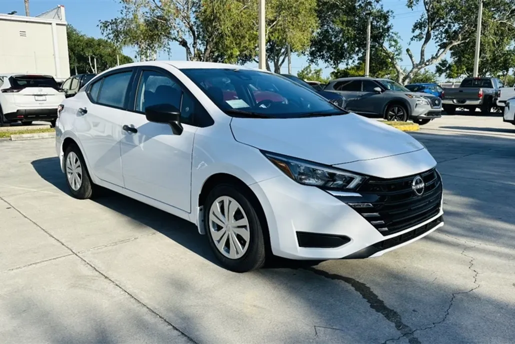 2025 Nissan Versa S photo 1