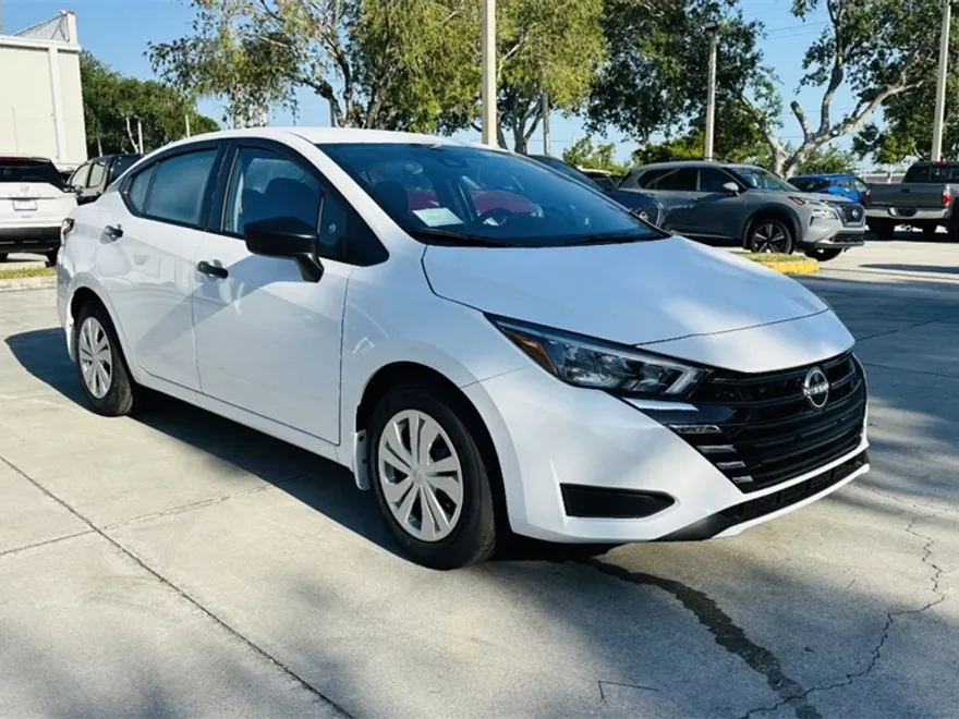2025 Nissan Versa S photo 1