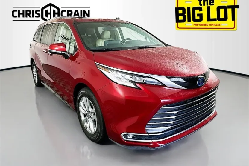 2022 Toyota Sienna Limited photo 1