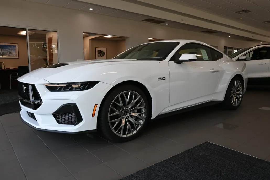 2025 Ford Mustang GT Premium photo 1