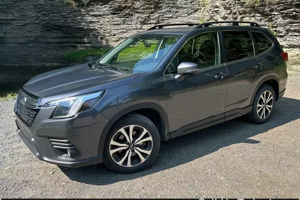 2022 Subaru Forester Limited photo 1