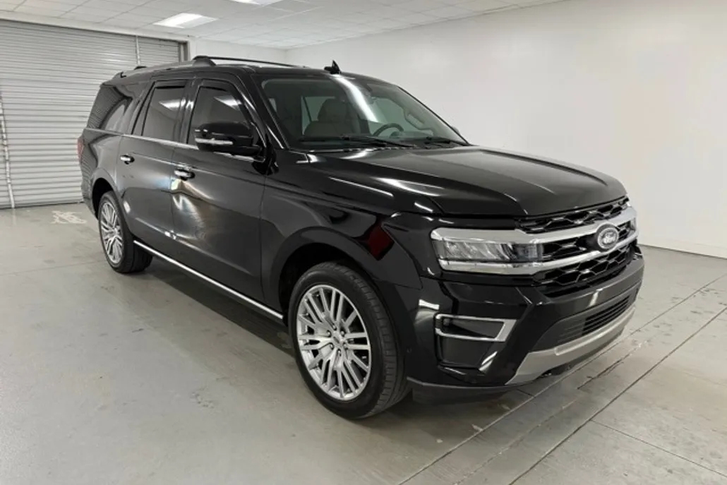 2022 Ford Expedition MAX Limited photo 1