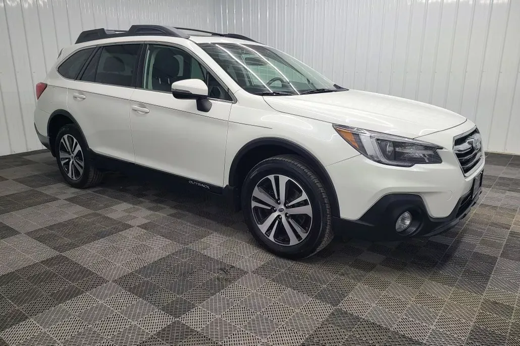 2018 Subaru Outback 2.5i Limited photo 1