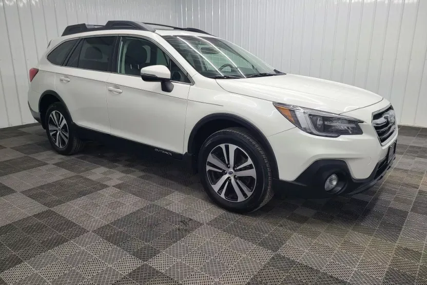 2018 Subaru Outback 2.5i Limited photo 1