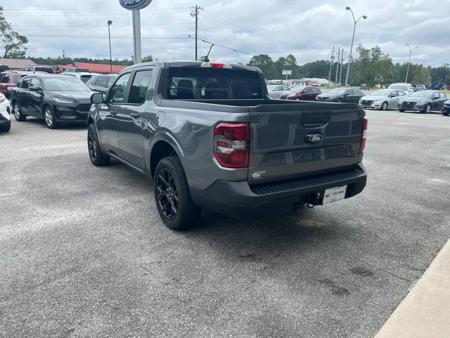 2025 Ford Maverick XLT photo 1