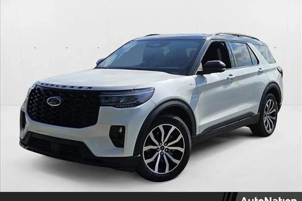 2025 Ford Explorer ST-Line photo 1