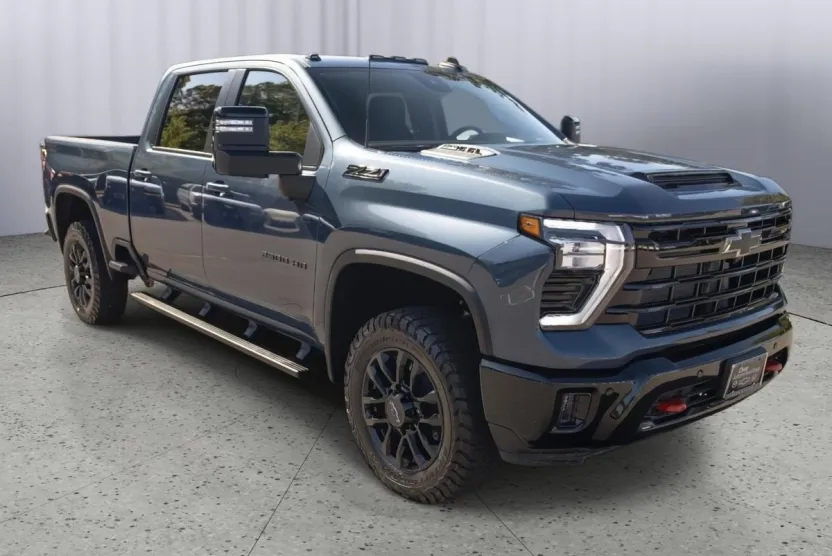 2025 Chevrolet Silverado 2500HD LT photo 1