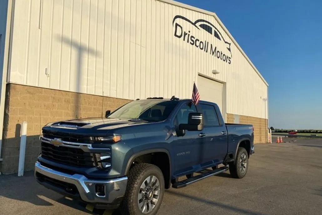 2025 Chevrolet Silverado 2500HD LT photo 1