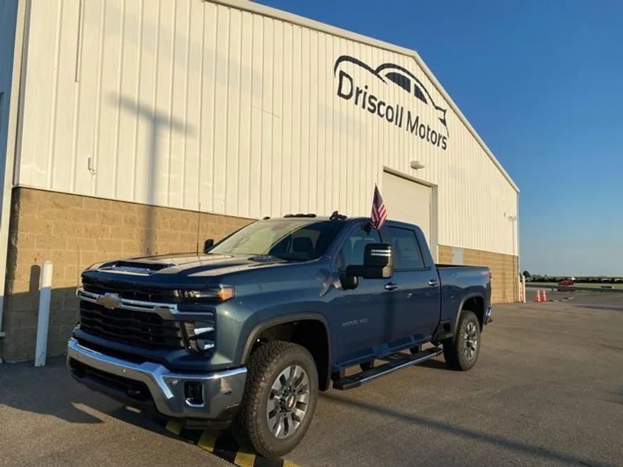 2025 Chevrolet Silverado 2500HD LT photo 1