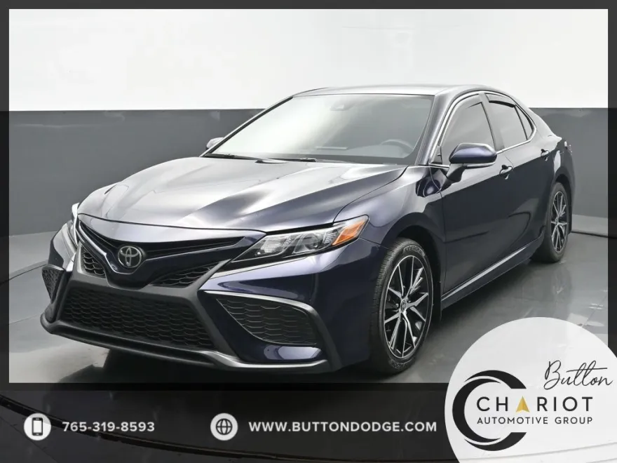 2022 Toyota Camry SE photo 1