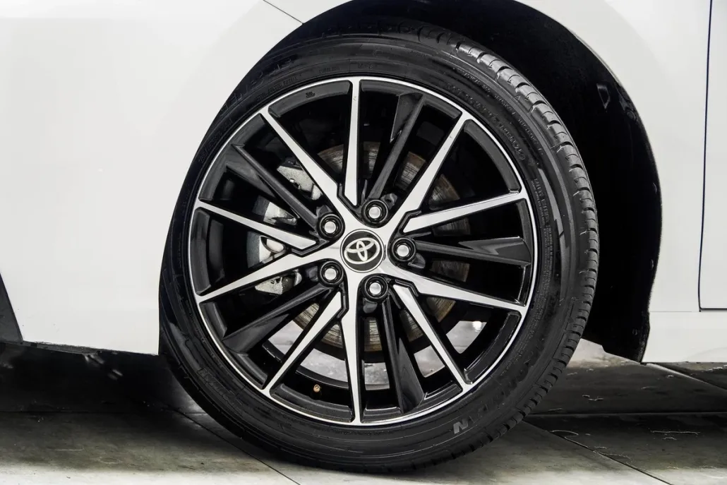 2024 Toyota Camry SE photo 1