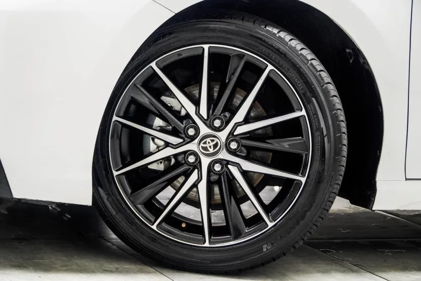 2024 Toyota Camry SE photo 1