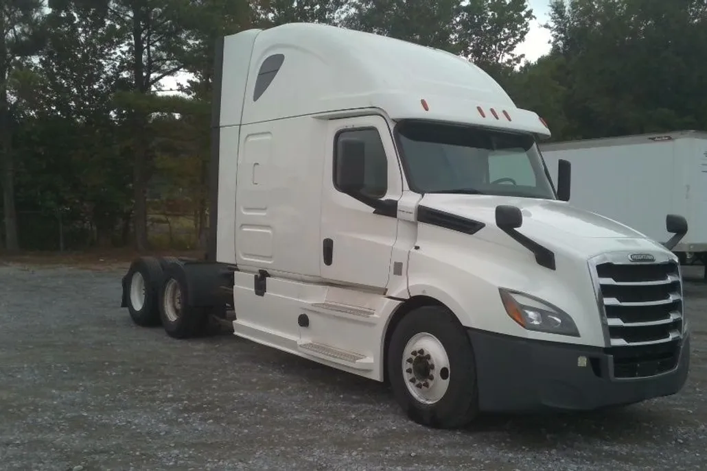 2020 Freightliner Cascadia 126" Sleeper Cab photo 1