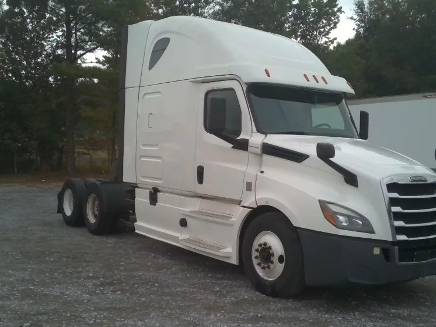 2020 Freightliner Cascadia 126" Sleeper Cab photo 1