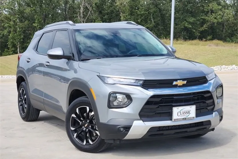 2023 Chevrolet Trailblazer LT photo 1