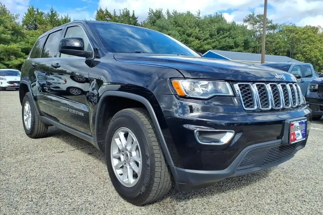 2019 Jeep Grand Cherokee Laredo E photo 1