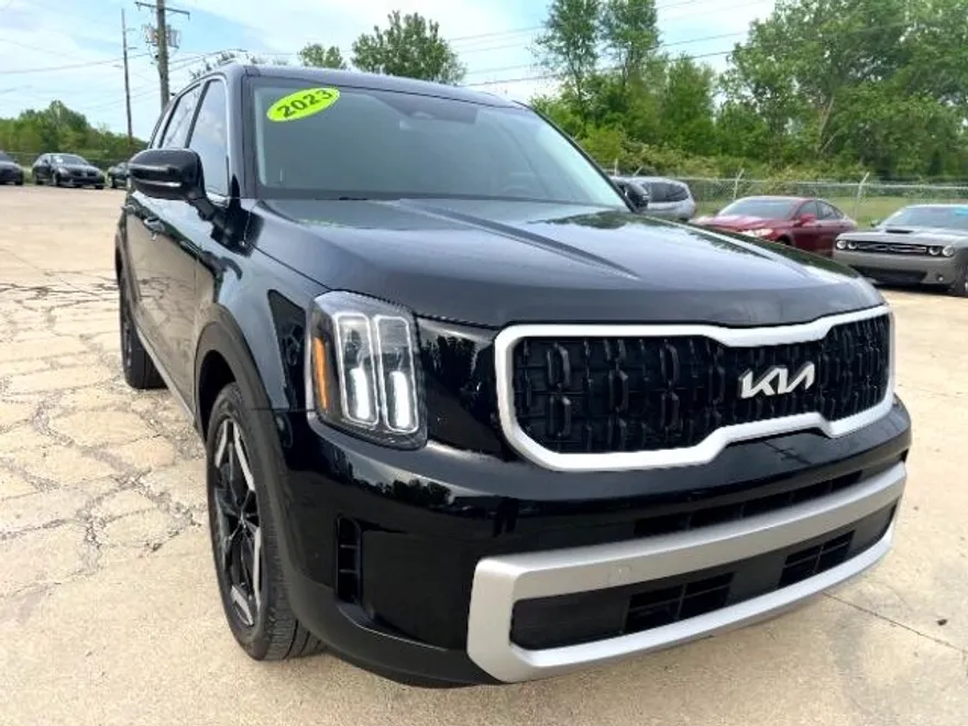 2023 Kia Telluride EX photo 1