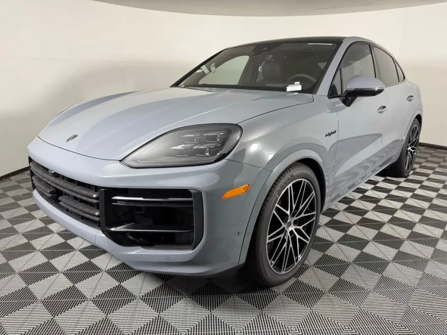 2026 Porsche Cayenne Turbo E-Hybrid Coupe photo 1