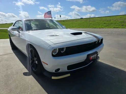 2023 Dodge Challenger GT photo 4