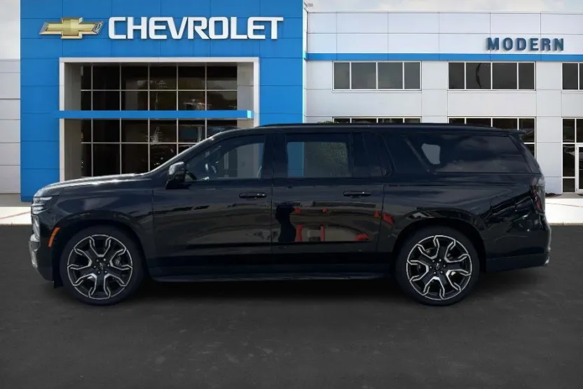 2025 Chevrolet Suburban RST photo 1
