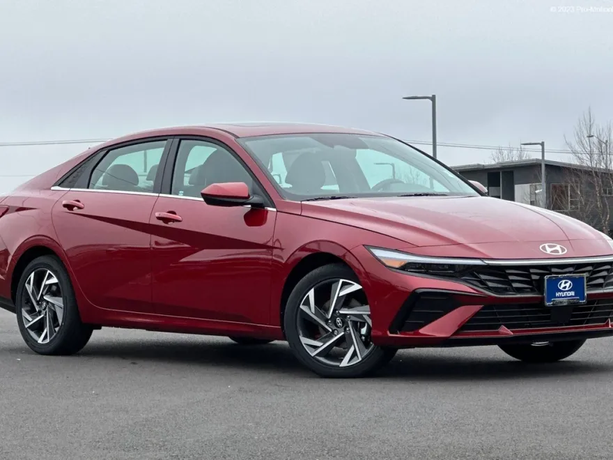 2025 Hyundai Elantra SEL Convenience photo 1