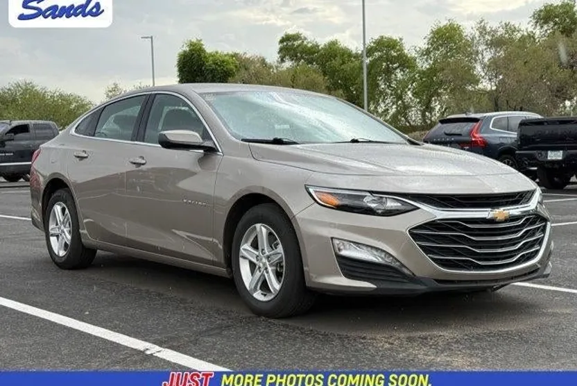 2024 Chevrolet Malibu 1LT photo 1