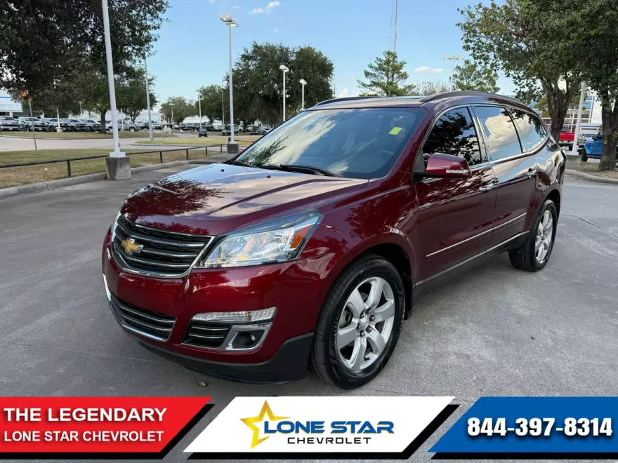 2017 Chevrolet Traverse Premier photo 1