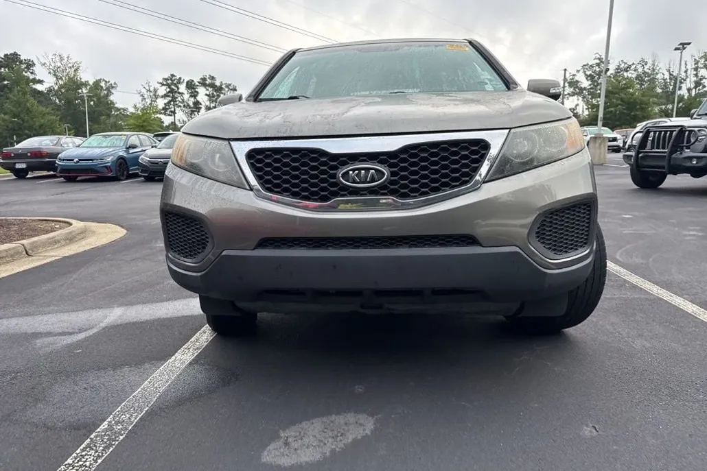 2011 Kia Sorento LX photo 1