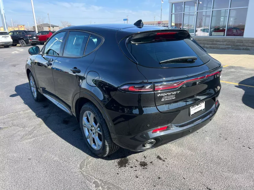 2024 Dodge Hornet R/T photo 2