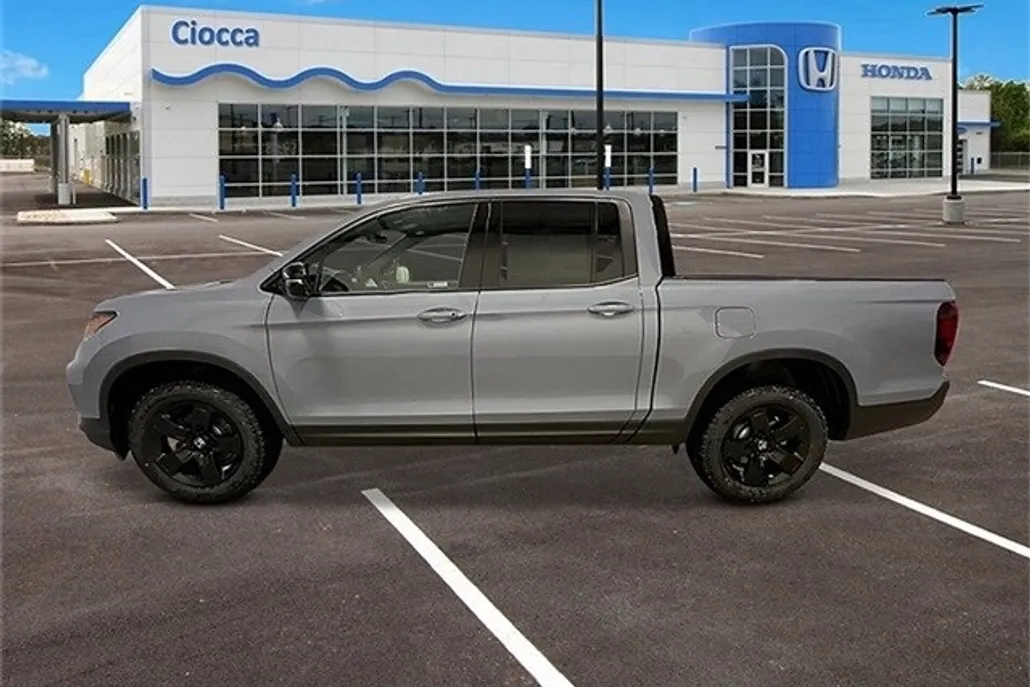 2025 Honda Ridgeline Black Edition photo 1