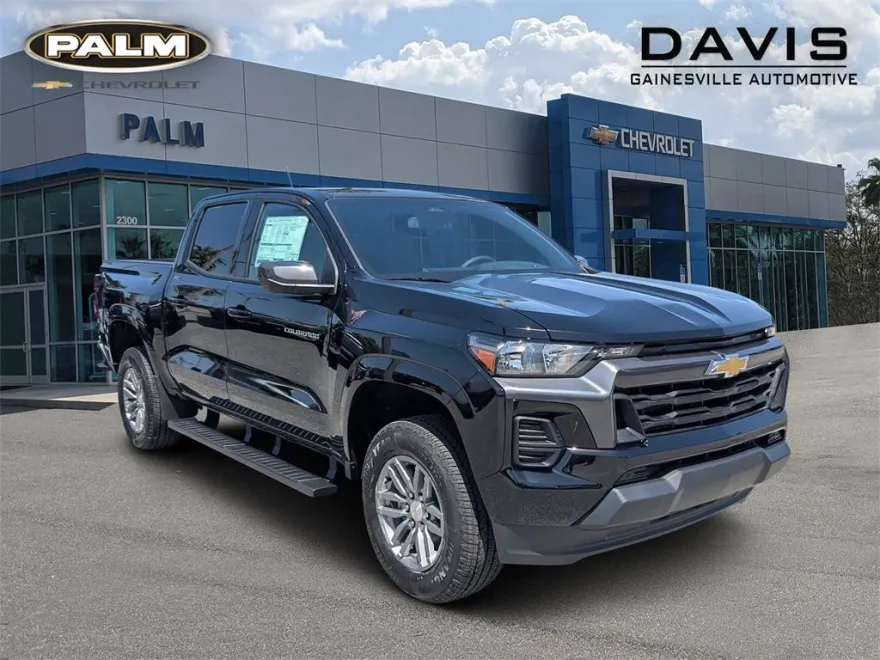 2025 Chevrolet Colorado Work Truck LT photo 1