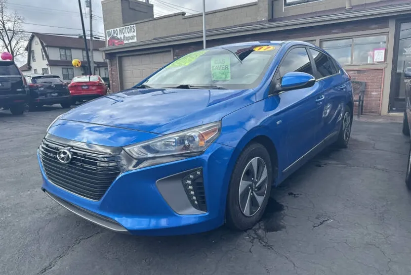 2017 Hyundai Ioniq SEL photo 1