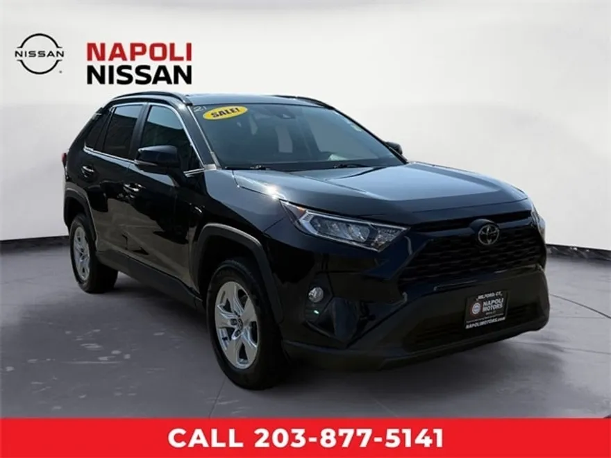 2021 Toyota RAV4 XLE photo 1