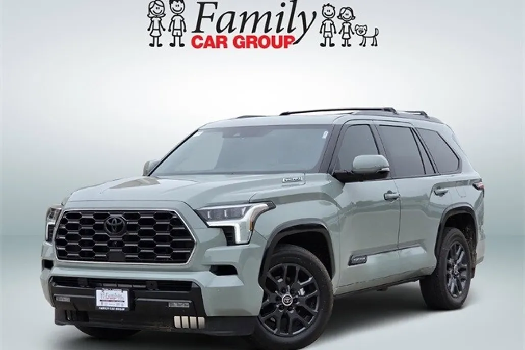 2024 Toyota Sequoia Platinum photo 1