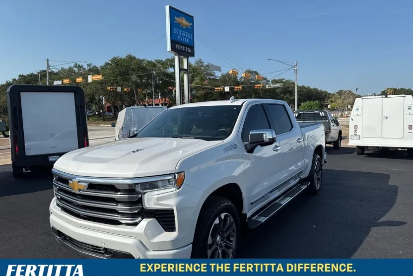 2023 Chevrolet Silverado 1500 High Country photo 1