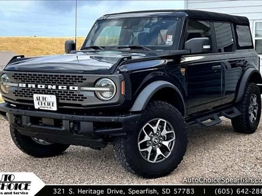 2024 Ford Bronco Badlands photo 1