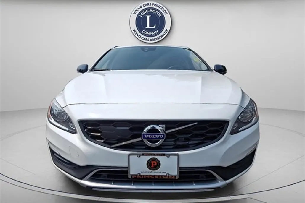 2018 Volvo V60 Cross Country T5 AWD photo 1