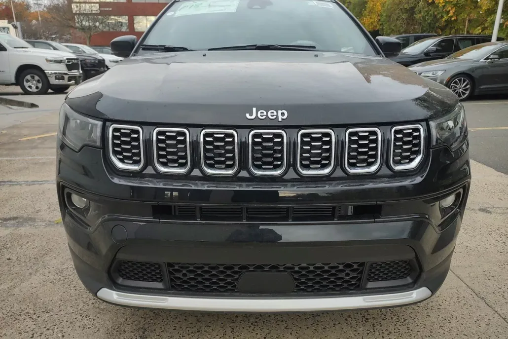 2025 Jeep Compass Limited photo 1