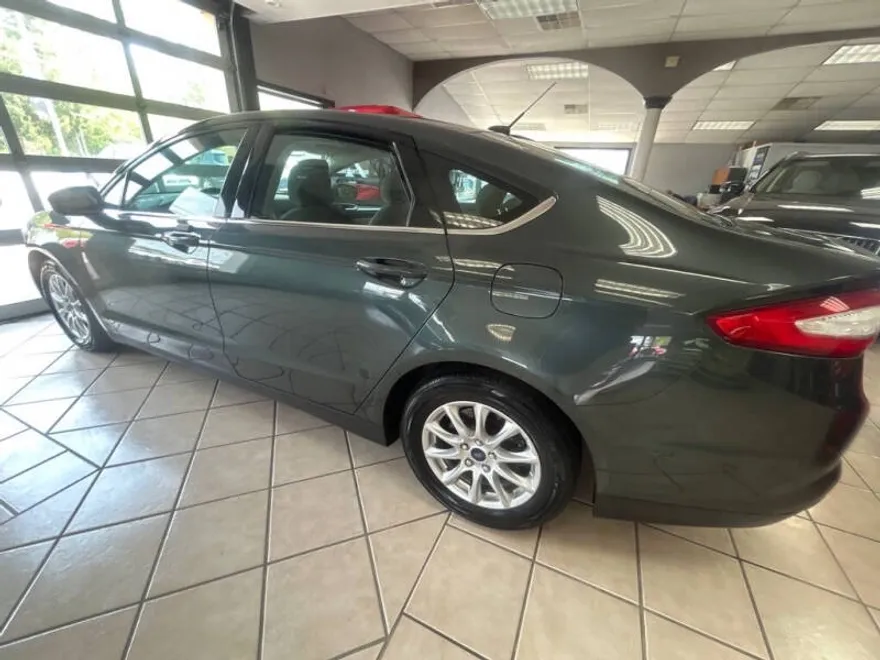 2016 Ford Fusion S photo 1