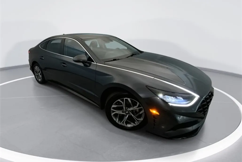 2022 Hyundai Sonata SEL photo 1