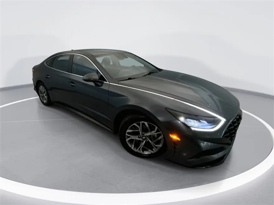 2022 Hyundai Sonata SEL photo 1